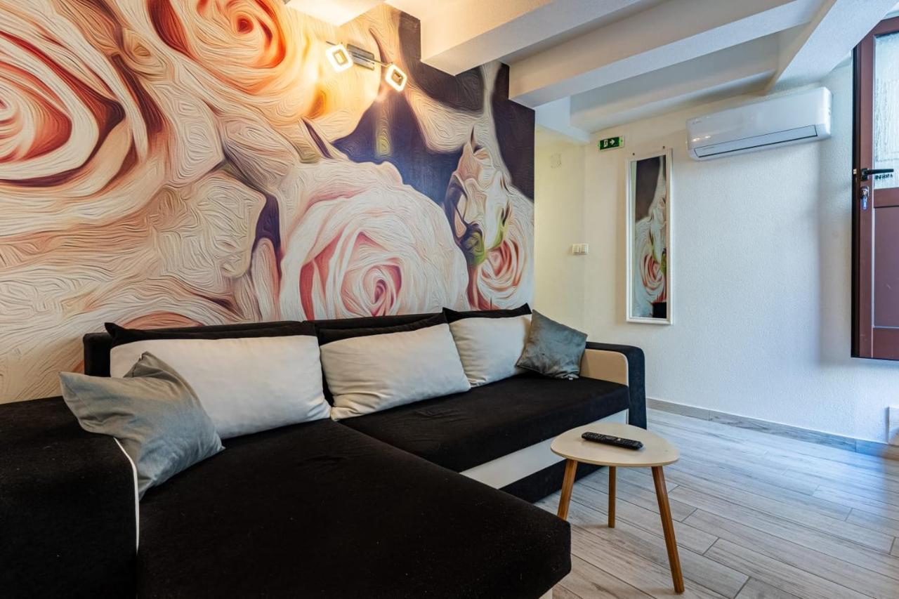 Apartments Rose1 Cres Zewnętrze zdjęcie